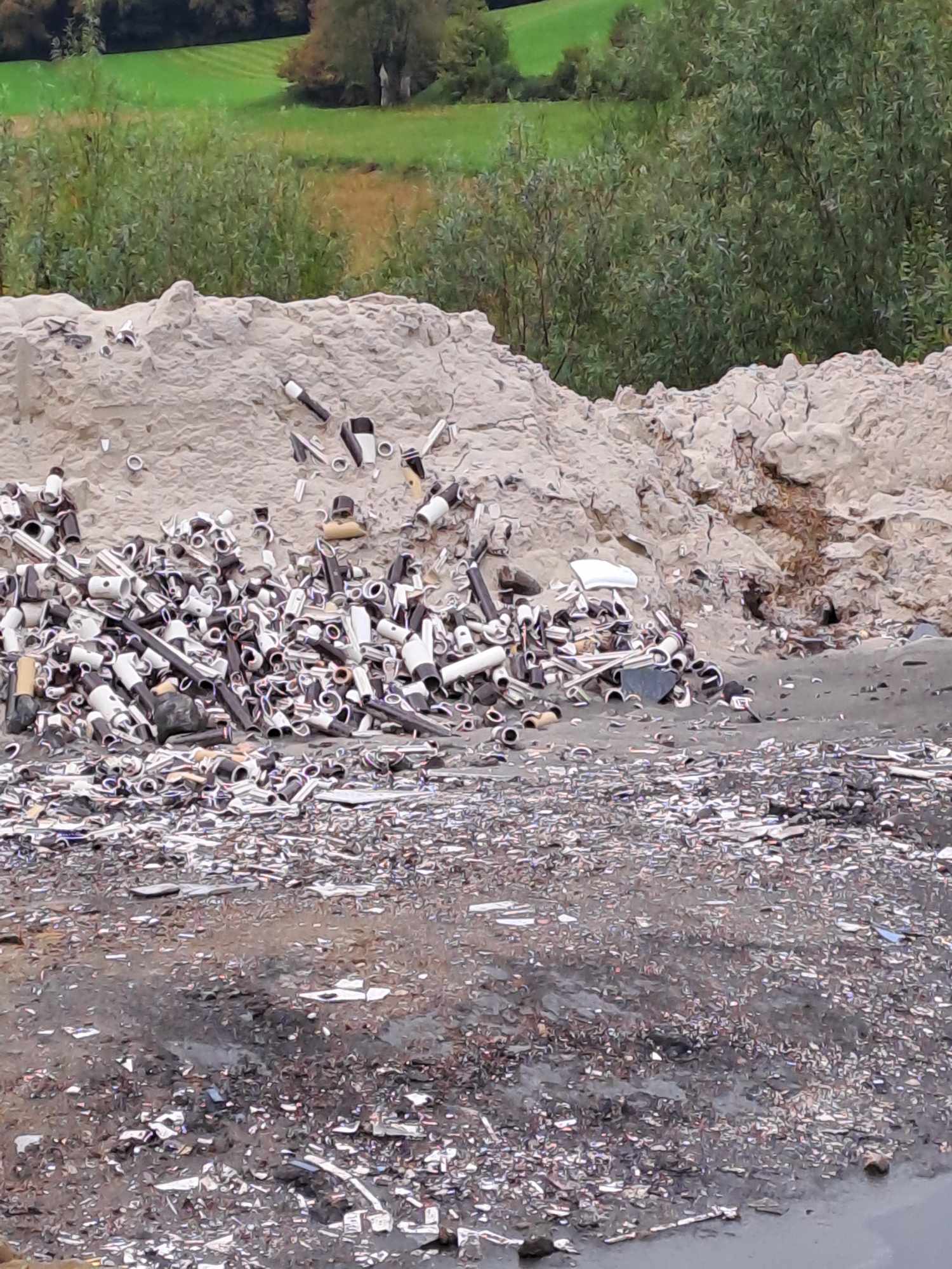 ŽUPAN dr. MILAN BALAŽIC V MORAVŠKI DOLINI PLEŠE SAM S SEBOJ